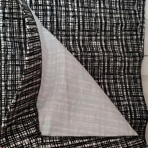 NWOT Anne Klein Black & White Front Flap Midi Skirt Size 16 - Picture 4 of 10